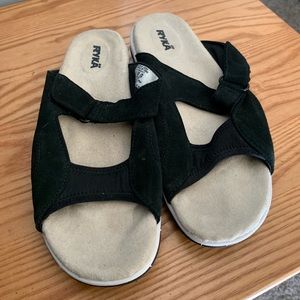 Woman’s Ryka slip on Sandals. EUC!!
